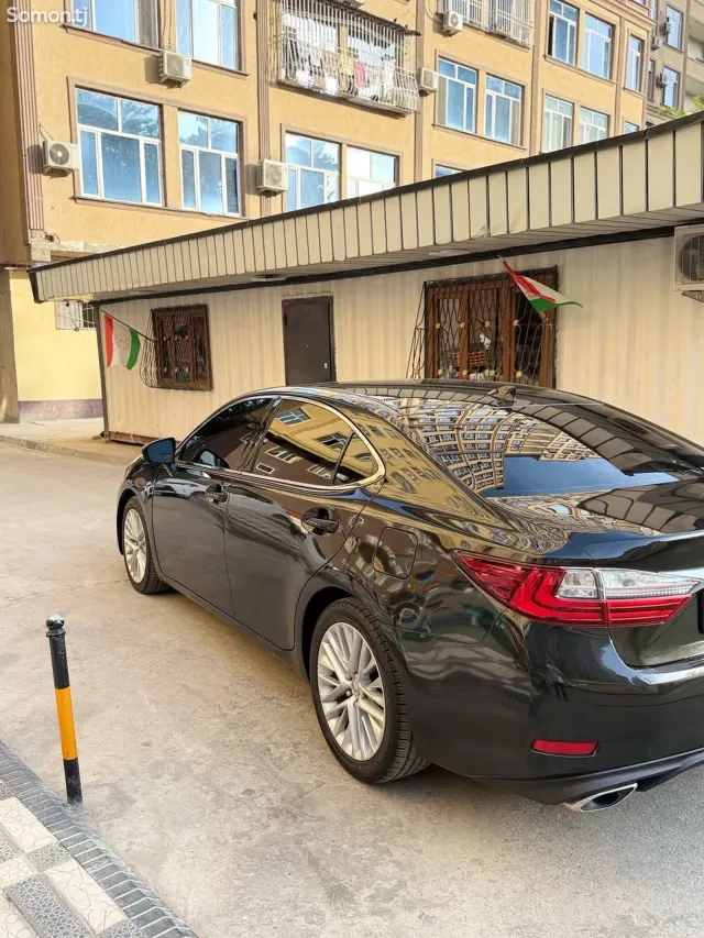 Lexus ES series 2016 · 3.5 AT