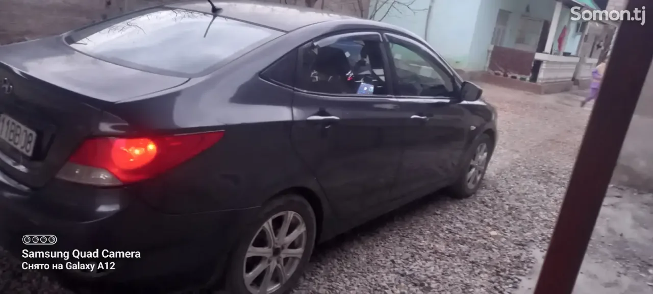 Hyundai Solaris 2013 · 1.6 MT