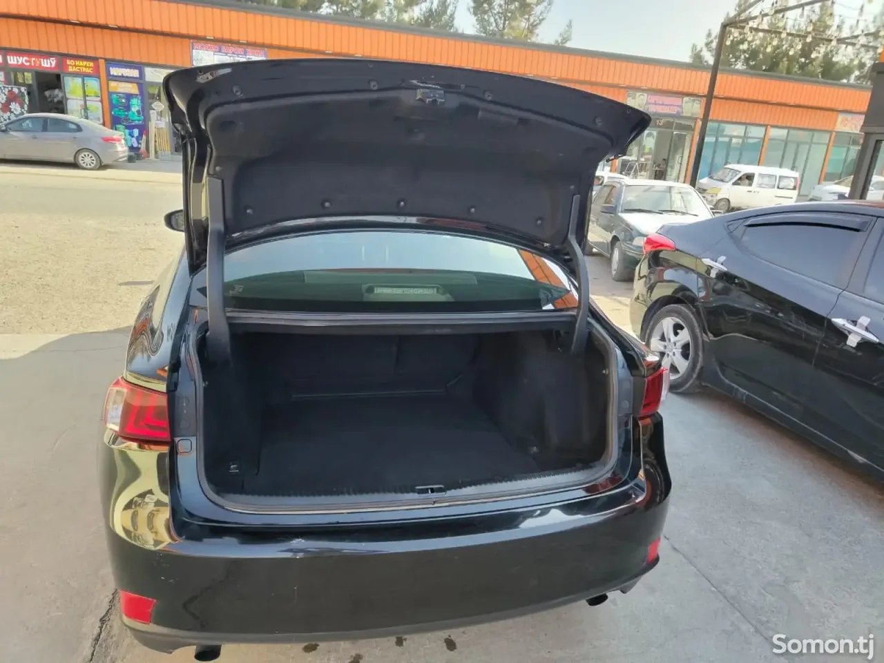 Lexus IS series 2015 · 2.5 AT