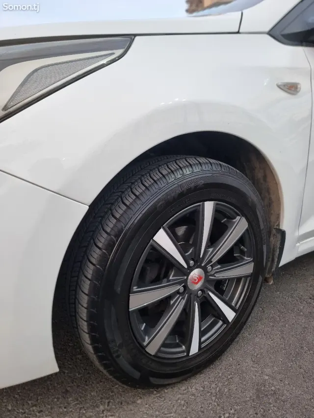Hyundai Accent 2018 · 1.6 AT
