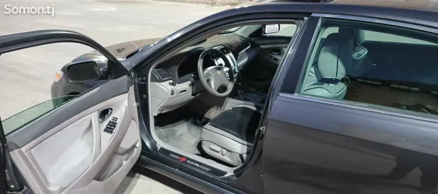Toyota Camry 2009 · 2.4 AT
