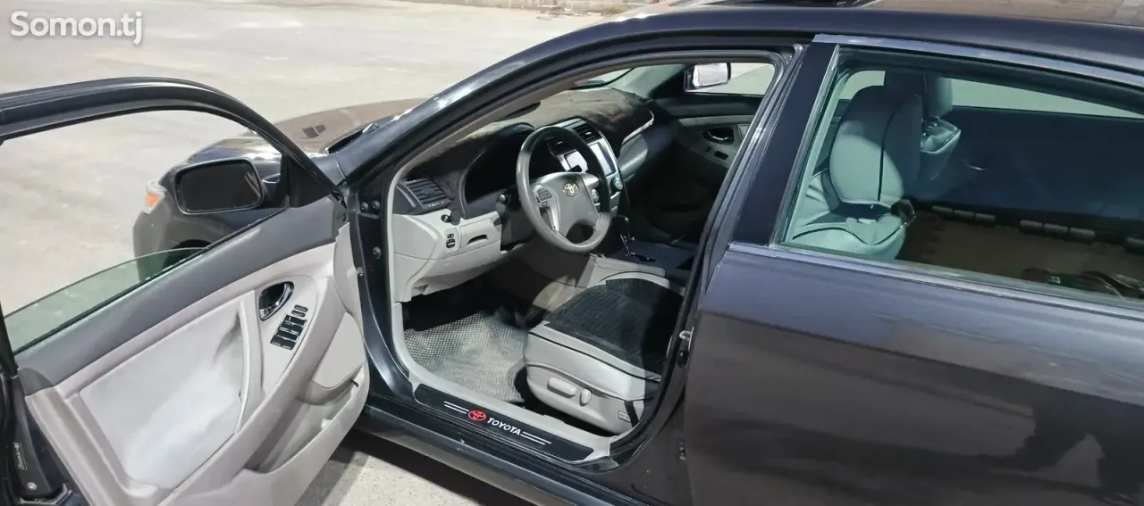 Toyota Camry 2009 · 2.4 AT