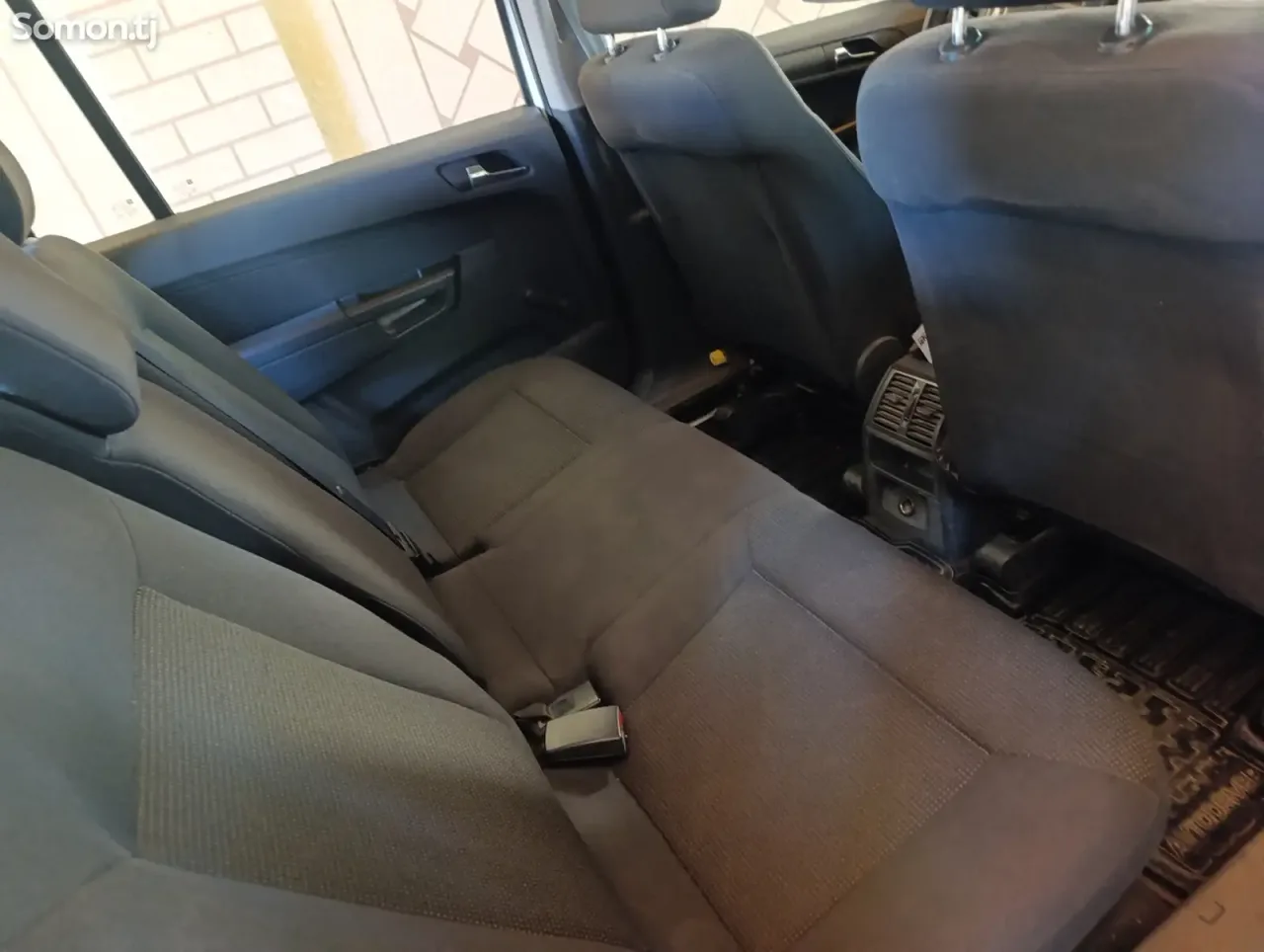 Opel Zafira 2009 · 1.8 MT