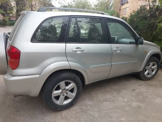 Toyota RAV 4 2002 · 2.4 AT