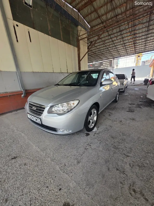 Hyundai Avante 2009 · 1.6 AT