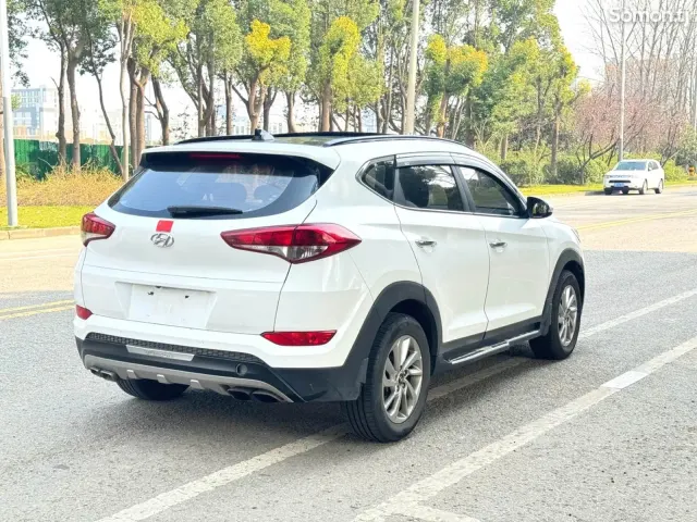 Hyundai Tucson 2016 · 1.6 AT