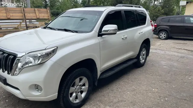 Toyota Land Cruiser Prado 2015 · 4.0 AT