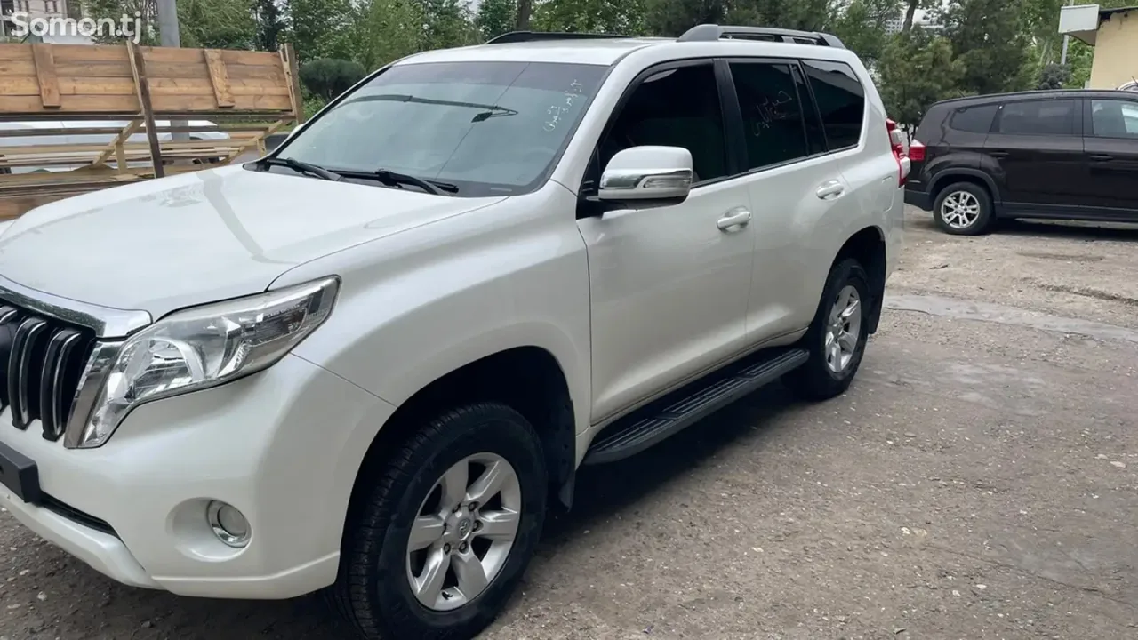 Toyota Land Cruiser Prado 2015 · 4.0 AT