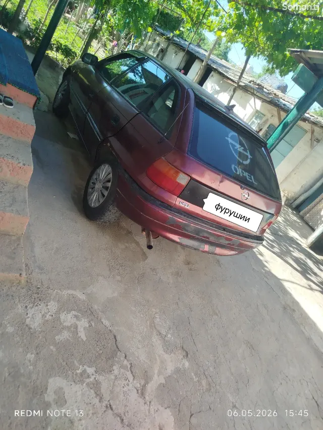 Opel Astra F 1992 · 1.6 MT