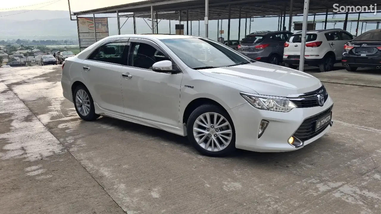 Toyota Camry 2015 · 2.5 AT