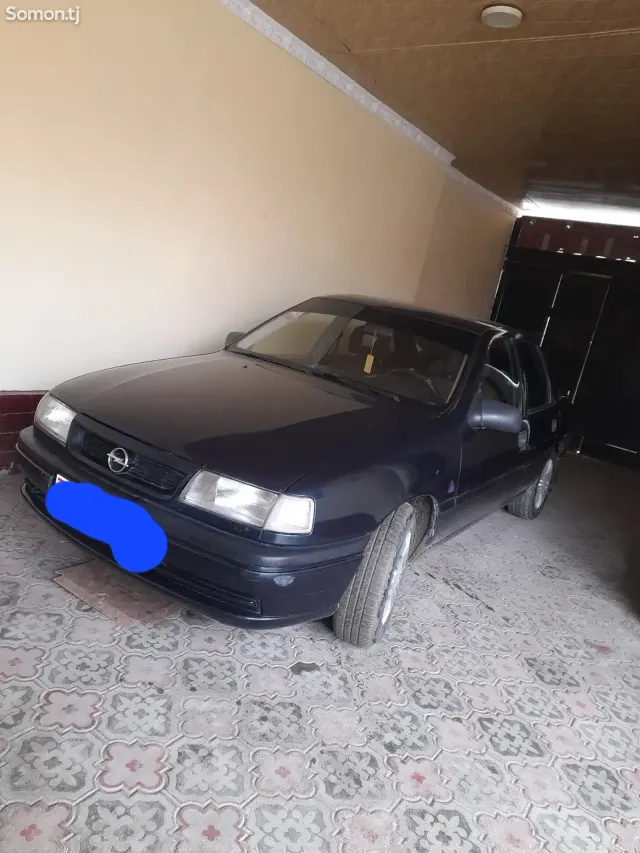 Opel Vectra A 1994 · 1.6 MT