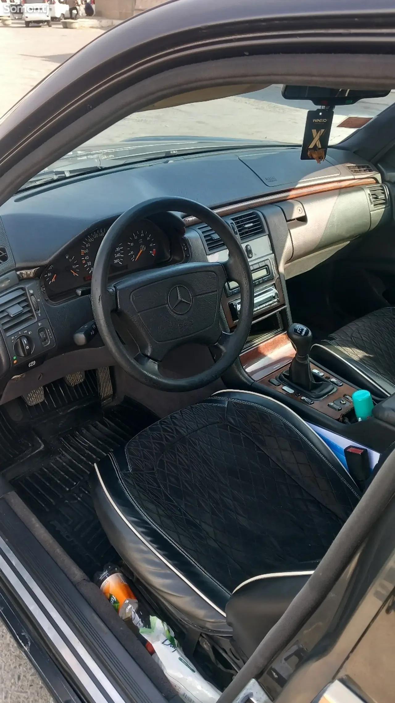 Mercedes-Benz E class 1996 · 2.0 MT