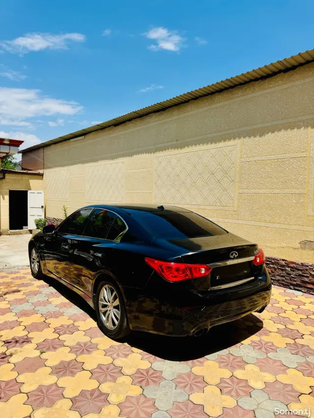 Infiniti Q series 2015 · 3.5 AT