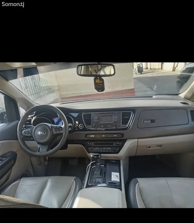 Kia Carnival 2014 · 3.3 AT