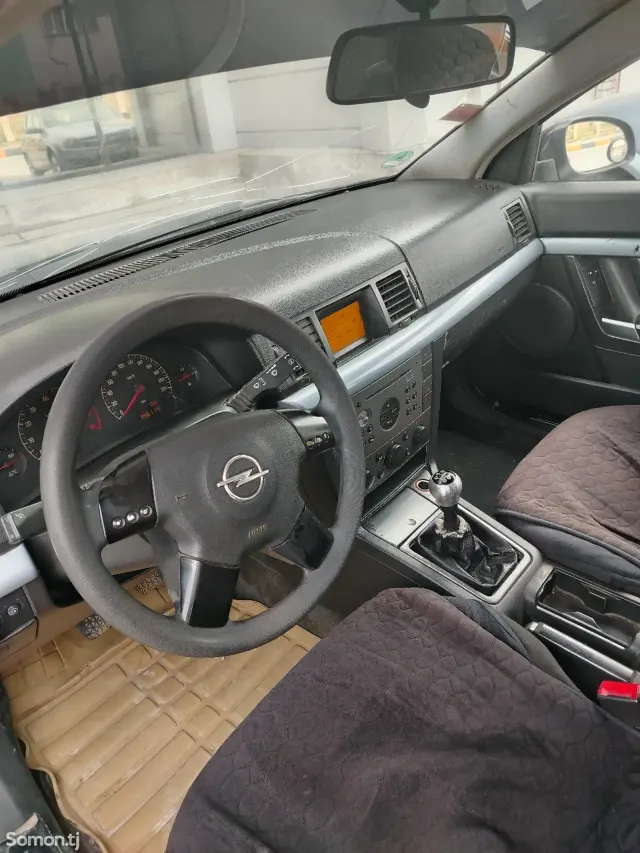 Opel Vectra C 2002 · 2.2 MT