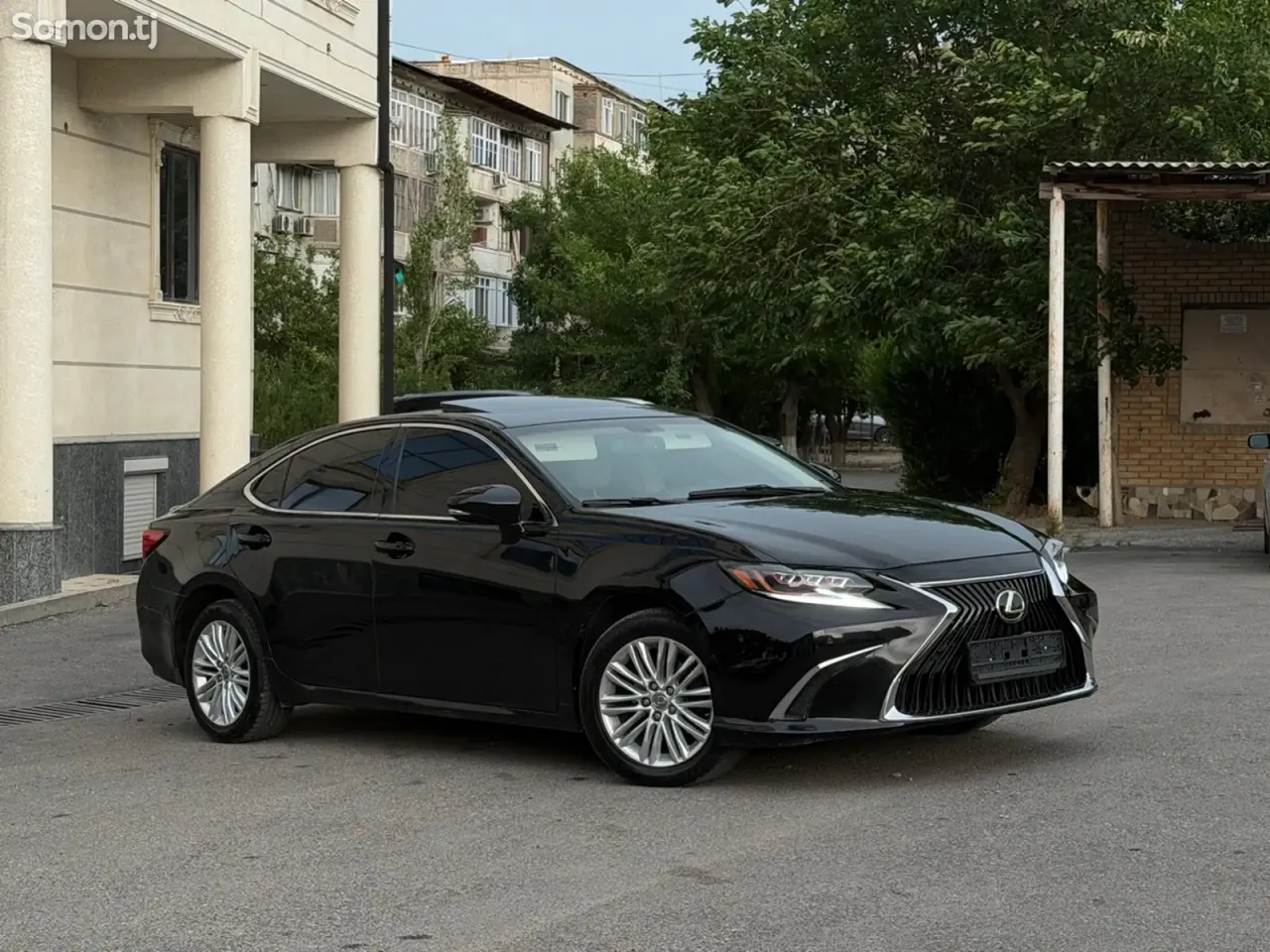 Lexus ES series 2014 · 3.5 AT