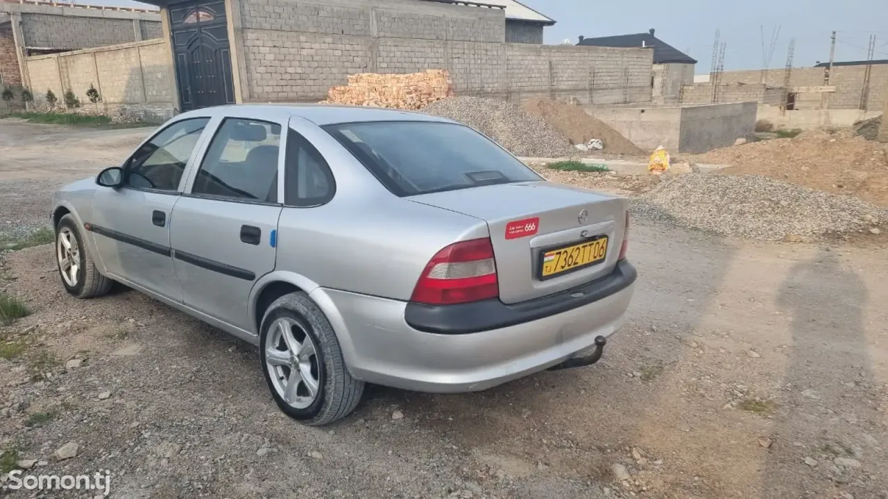 Opel Vectra B 1998 · 1.6 MT