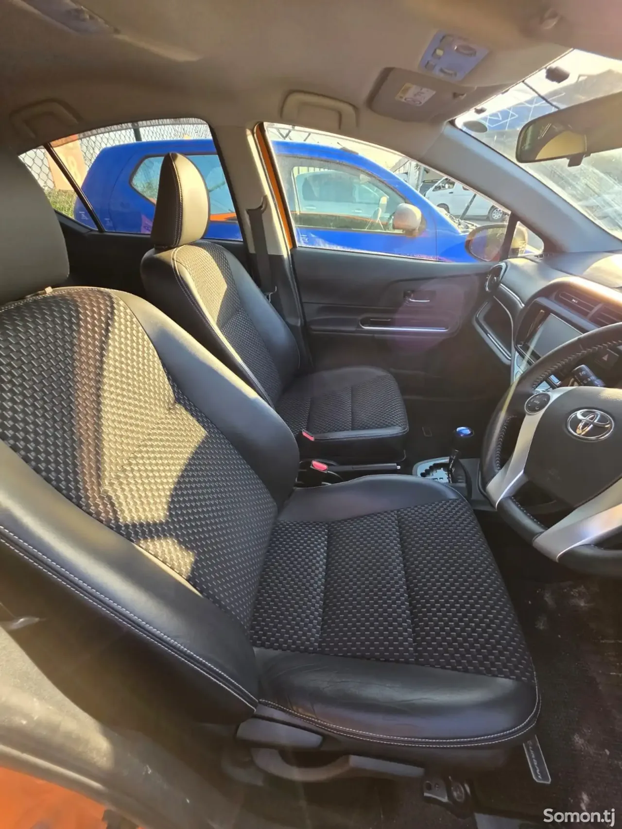 Toyota Aqua 2014 · 1.5 AT
