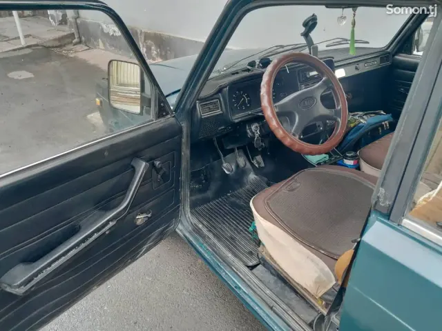 Lada (ВАЗ) 2107 2002 · 1.6 MT