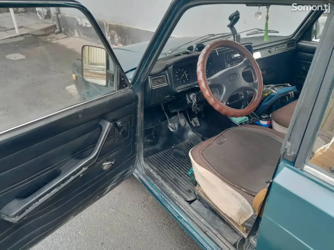 Lada (ВАЗ) 2107 2002 · 1.6 MT