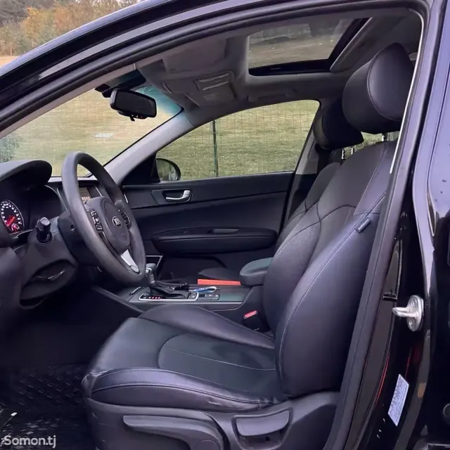 Kia K5 2018 · 2.0 AT