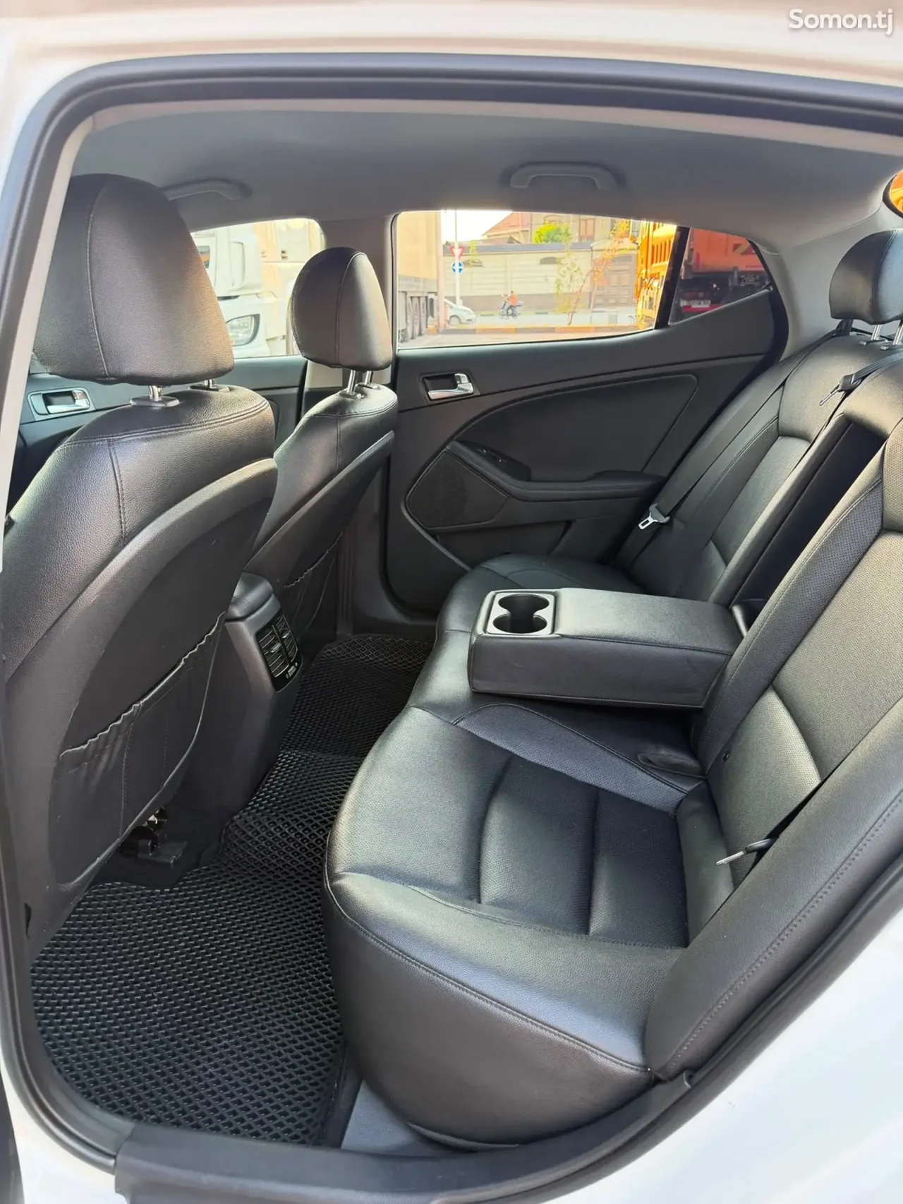 Kia K5 2015 · 2.0 AT