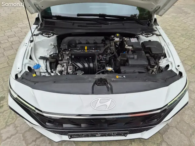 Hyundai Elantra 2024 · 1.6 AT