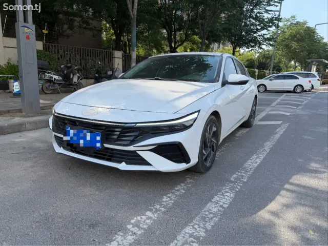 Hyundai Elantra 2024 · 1.5 CVT