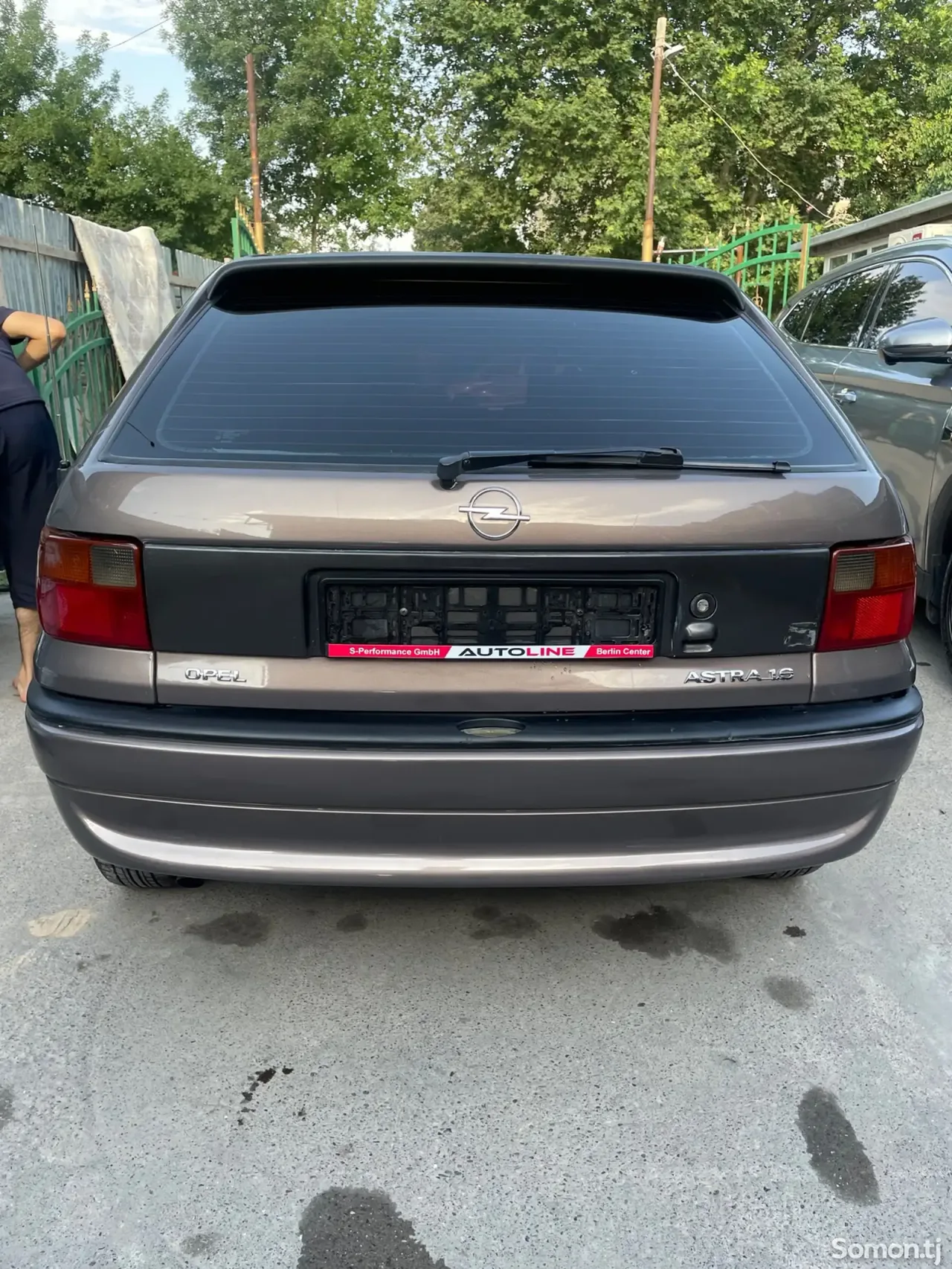 Opel Astra F 1998 · 1.6 MT