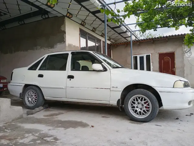 Daewoo Nexia 1994 · 1.6 MT