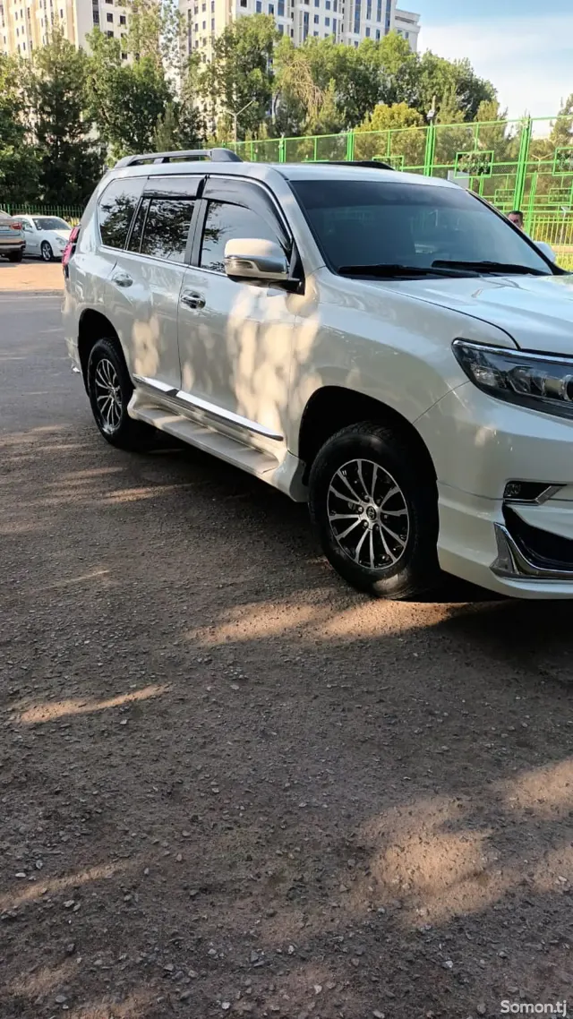 Toyota Land Cruiser Prado 2013 · 4.0 AT