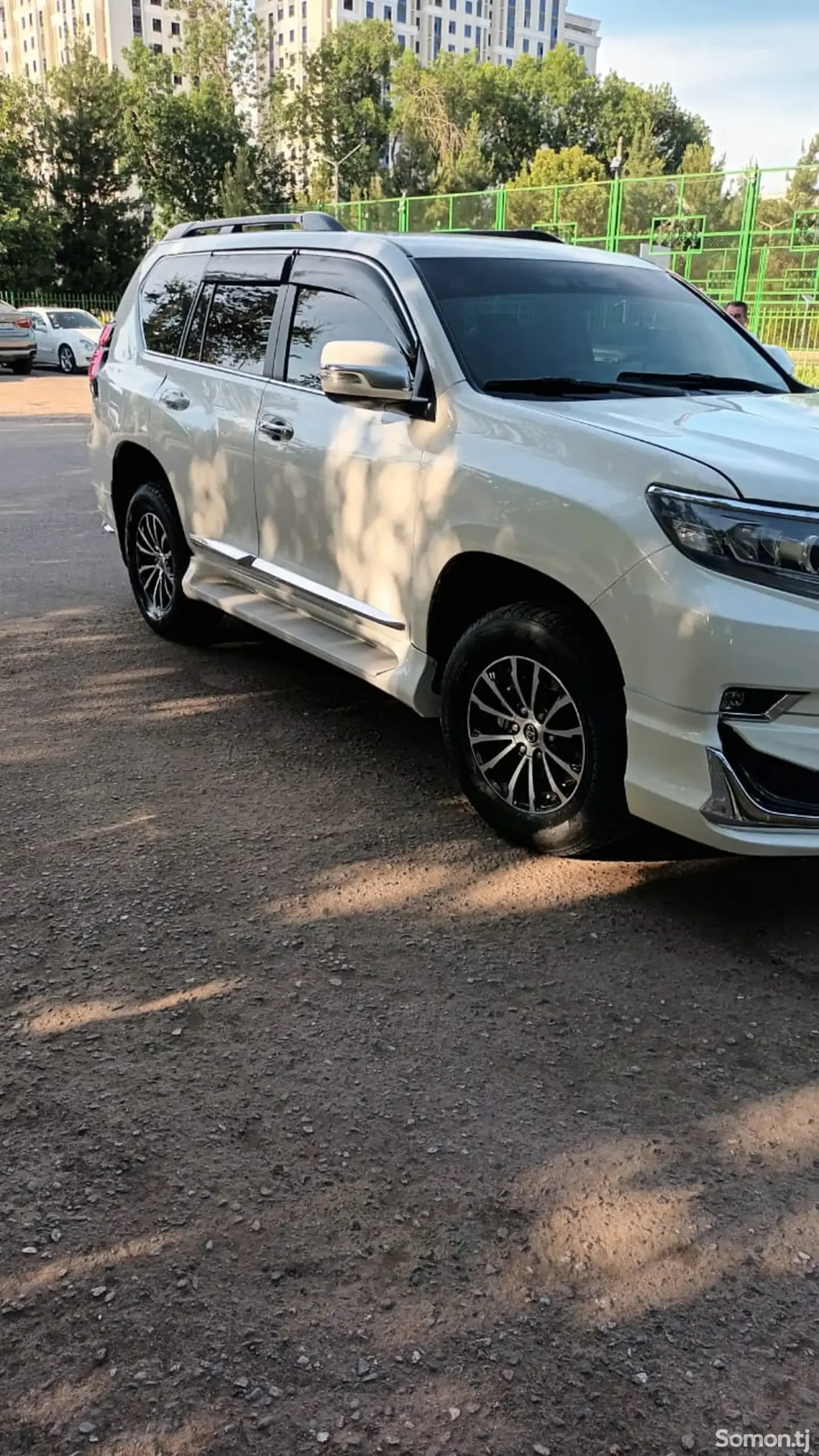 Toyota Land Cruiser Prado 2013 · 4.0 AT