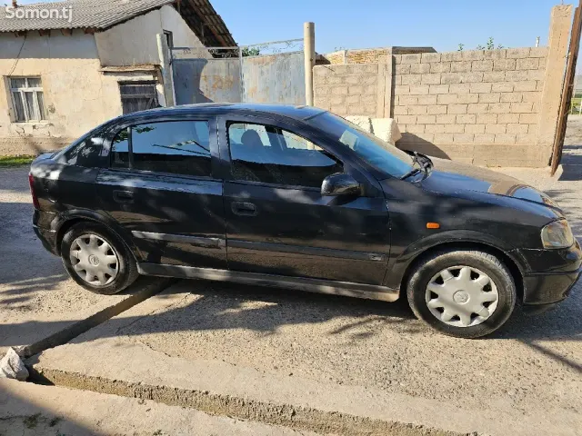 Opel Astra G 1998 · 1.6 MT