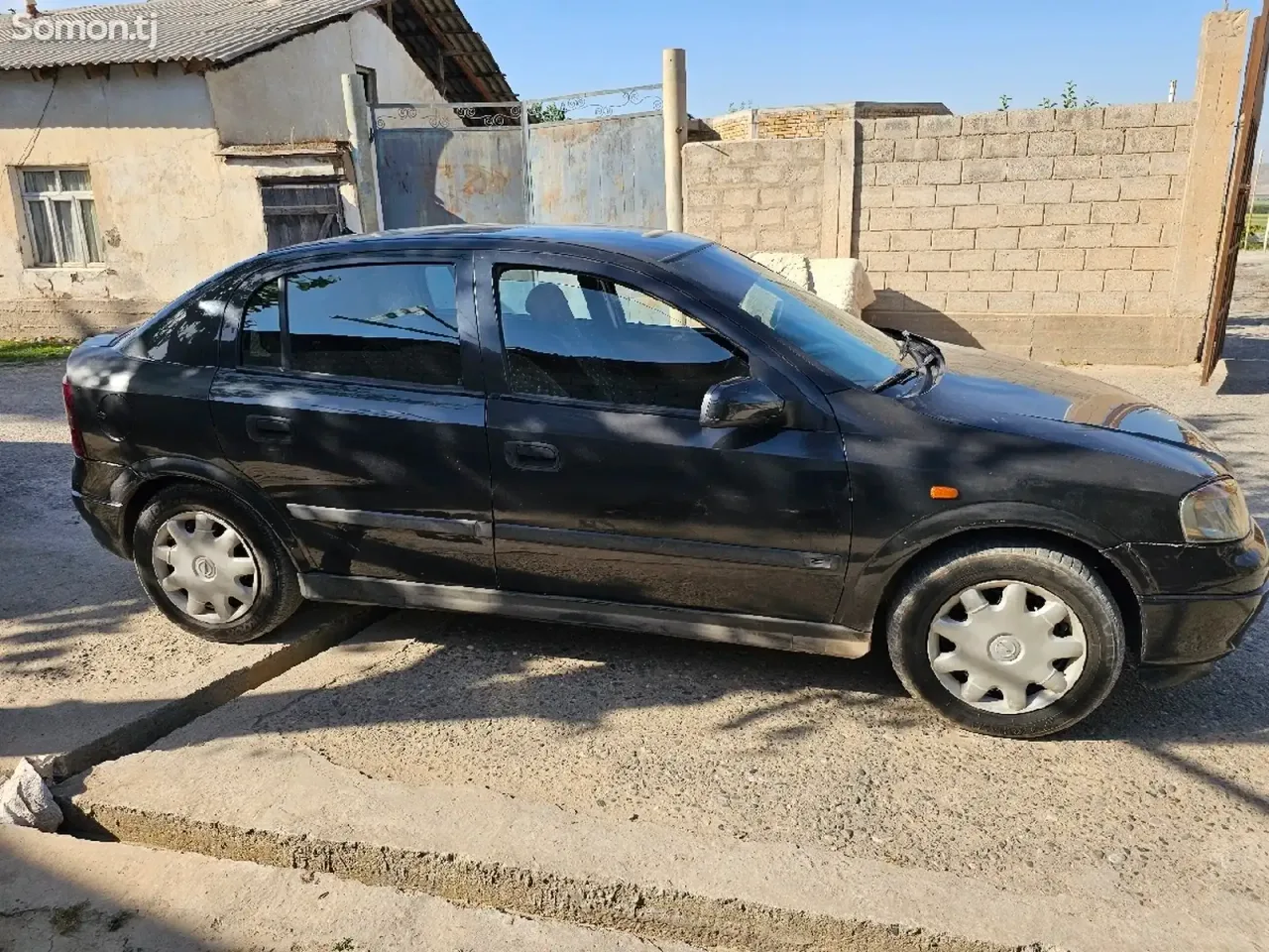 Opel Astra G 1998 · 1.6 MT