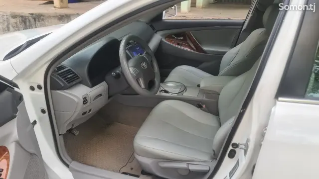 Toyota Camry 2010 · 2.5 AT