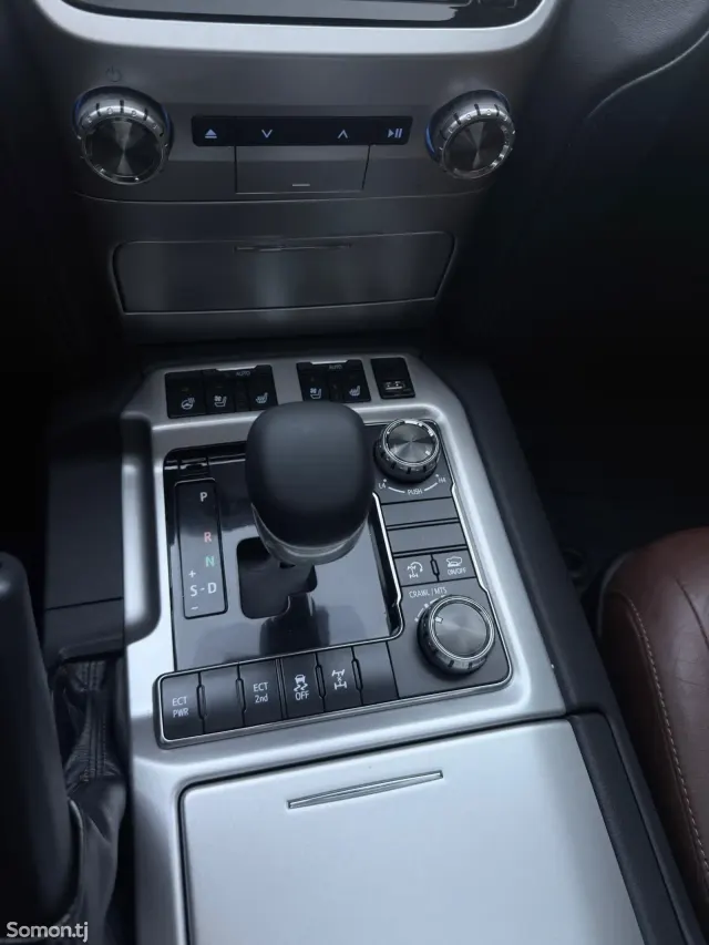 Toyota Land Cruiser 2016 · 4.7 AT