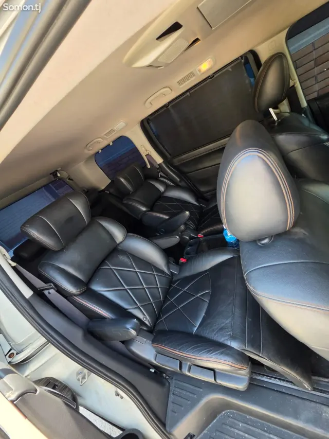 Nissan Elgrand 2014 · 2.5 AT
