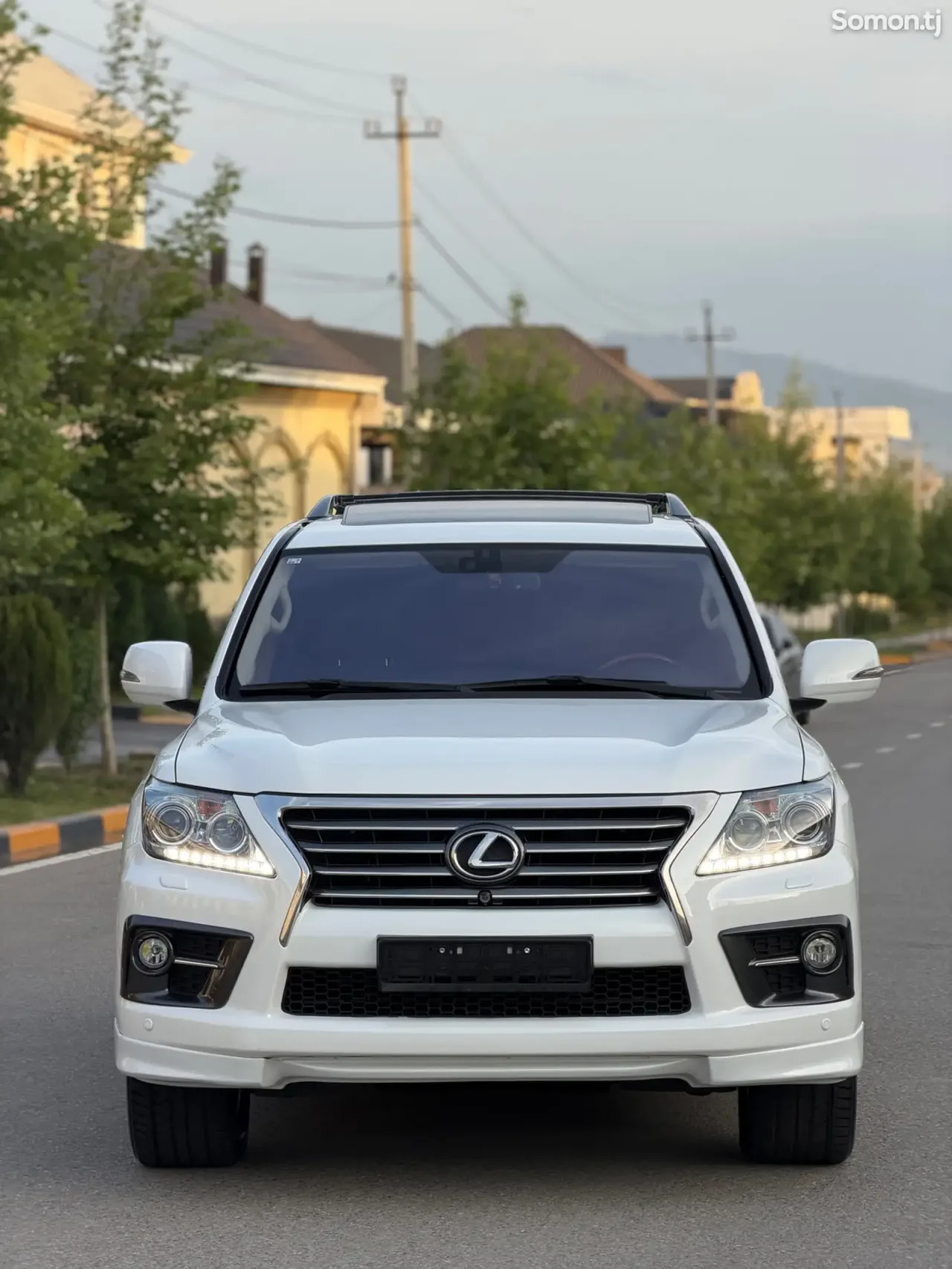 Lexus LX series 2013 · 5.7 AT