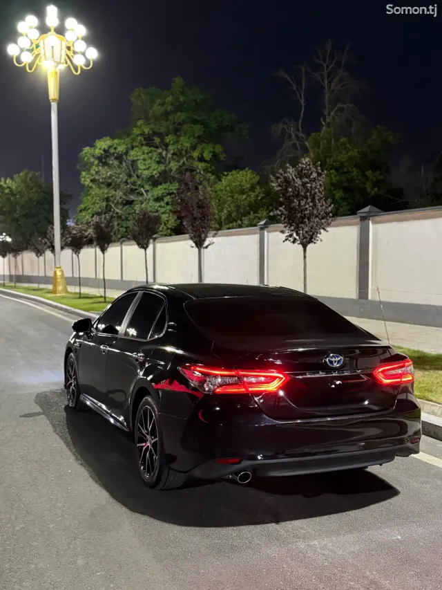 Toyota Camry 2019 · 2.5 AT