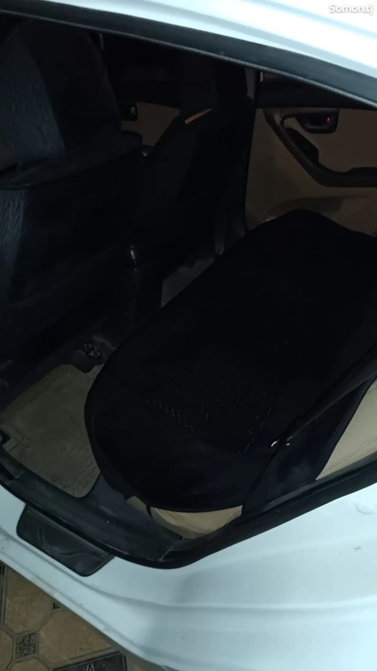 Hyundai Avante 2011 · 1.8 AT