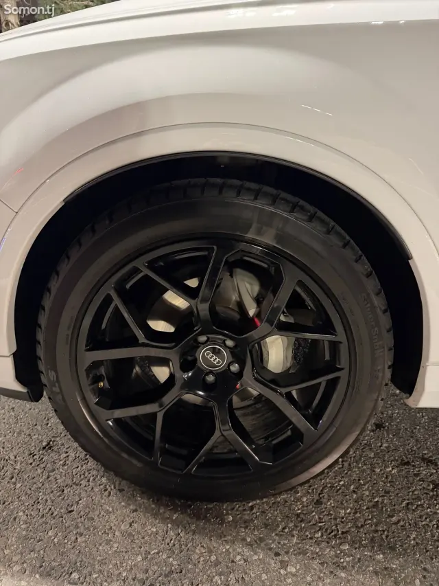 Audi Q7 2025 · 4.0 AT