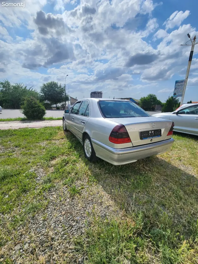 Mercedes-Benz C class 1999 · 2.4 AT