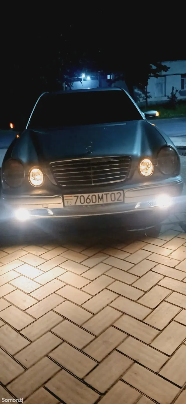 Mercedes-Benz E class 1996 · 2.0 MT