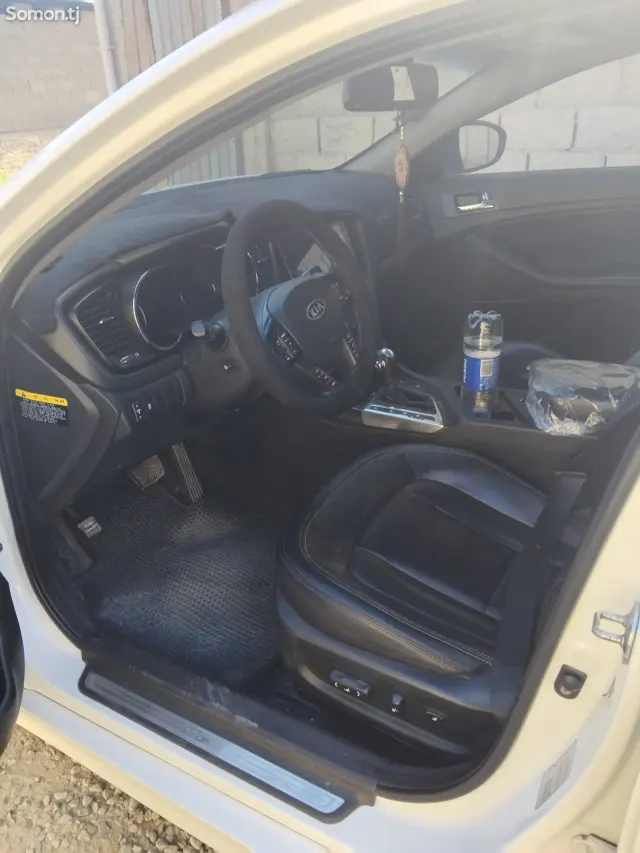 Kia K5 2012 · 2.0 AT