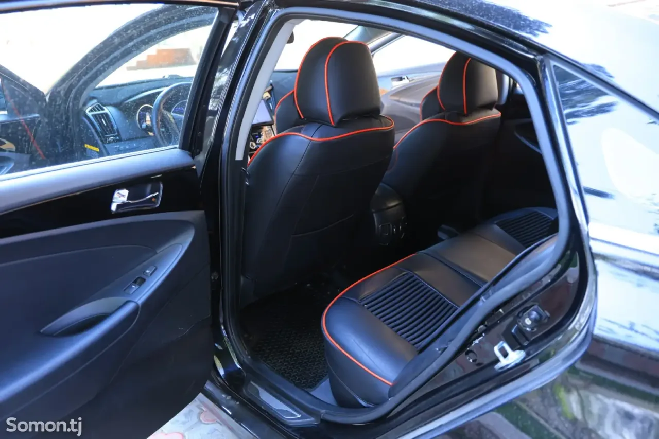 Hyundai Sonata 2010 · 2.0 AT
