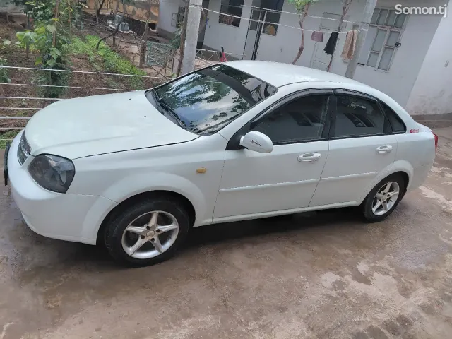 Chevrolet Lacetti 2005 · 1.6 MT