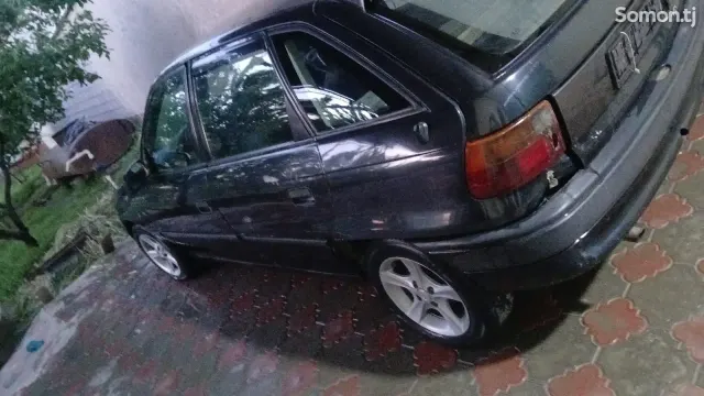Opel Astra F 1993 · 1.6 MT