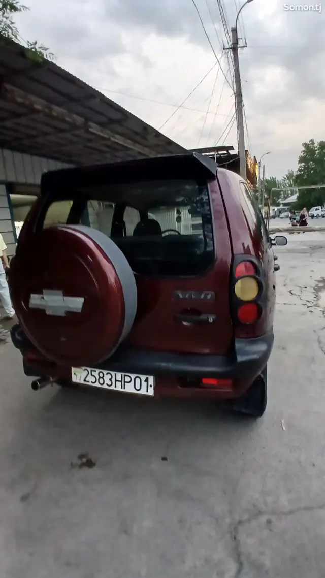 Chevrolet Niva 2004 · 1.6 MT