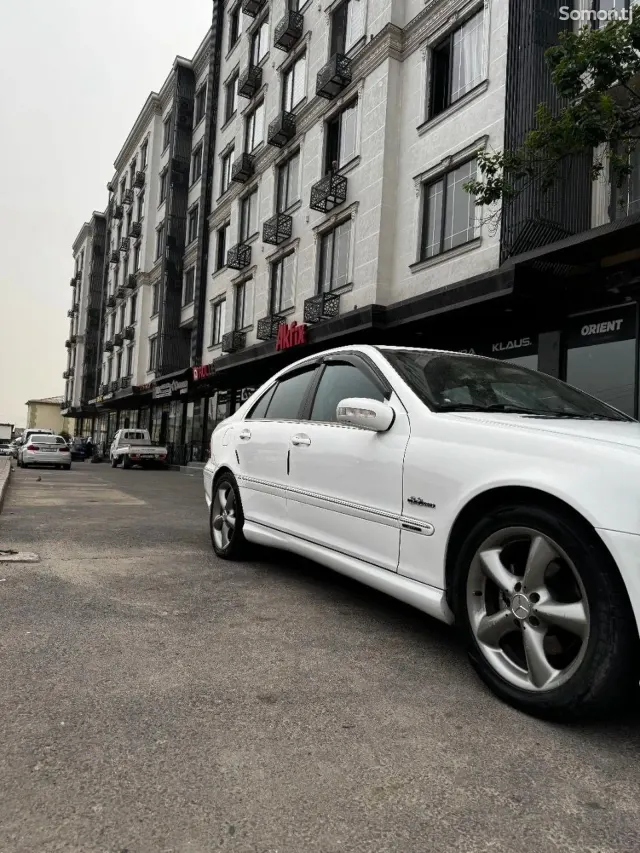 Mercedes-Benz C class 2005 · 2.0 AT