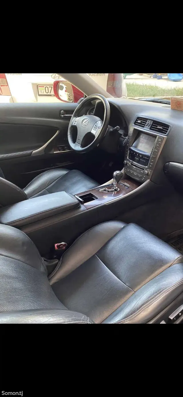 Lexus IS series 2011 · 2.5 AT